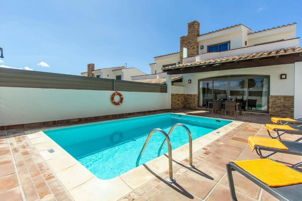Villa Juliana by Villa Plus - 1