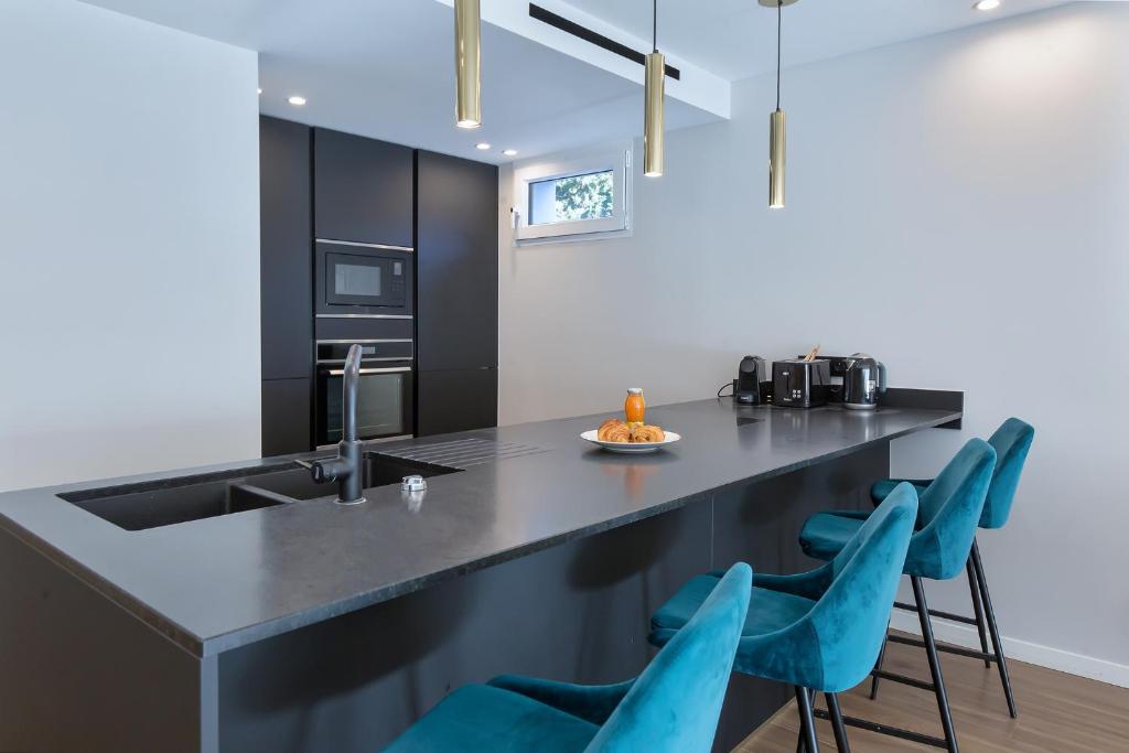 LUXURY EQUINOX 3 Bedrooms - 4