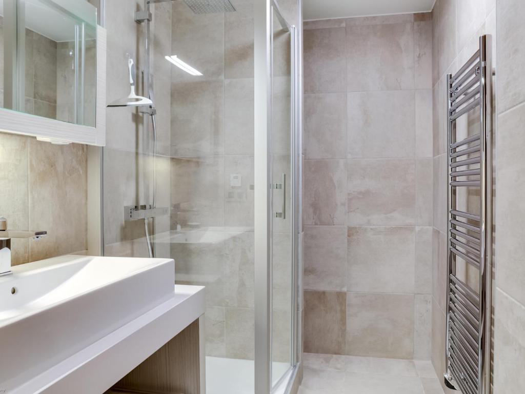 T3 Contemporain avec Balcon et Parking à Courchevel - FR-1-562-30 - 4