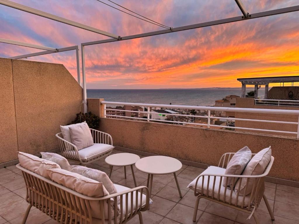 Dúplex 2 dormitorios con terraza en Santa Pola - 1
