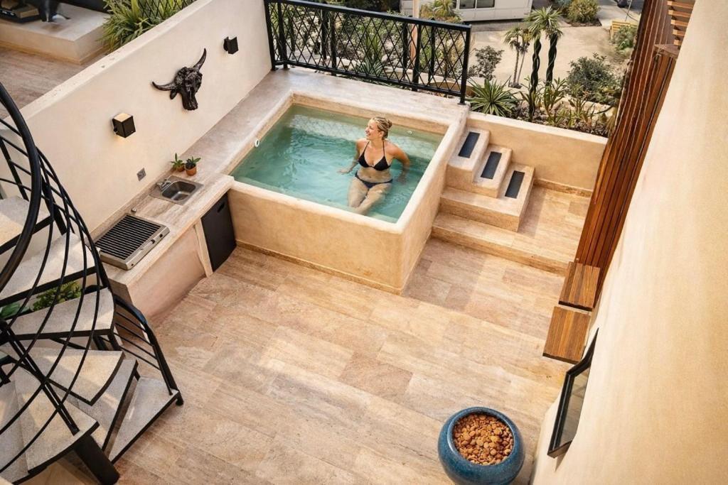 Casa Vibe Penthouse, Private Pool & 3 balconys - 2