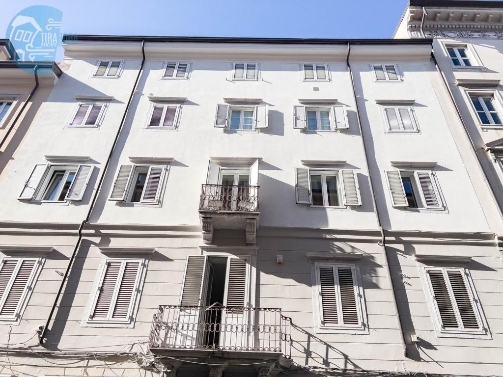 Imbriani 10A Tirabora Short Rent - 2