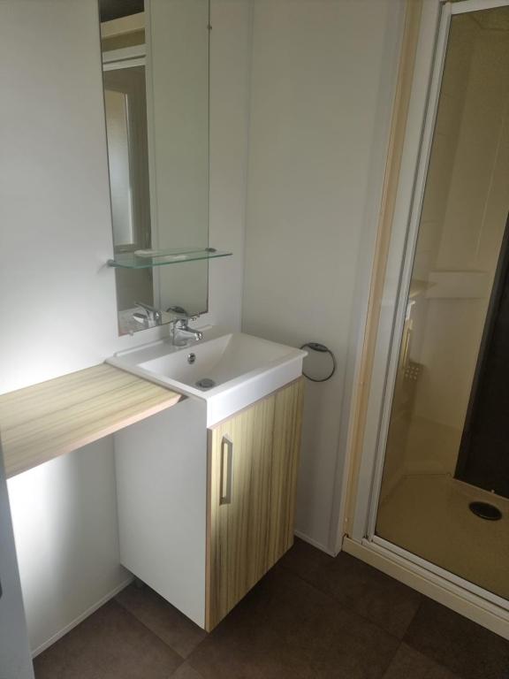 Mobil-home 3 chambres dans camping 4 étoiles - 3