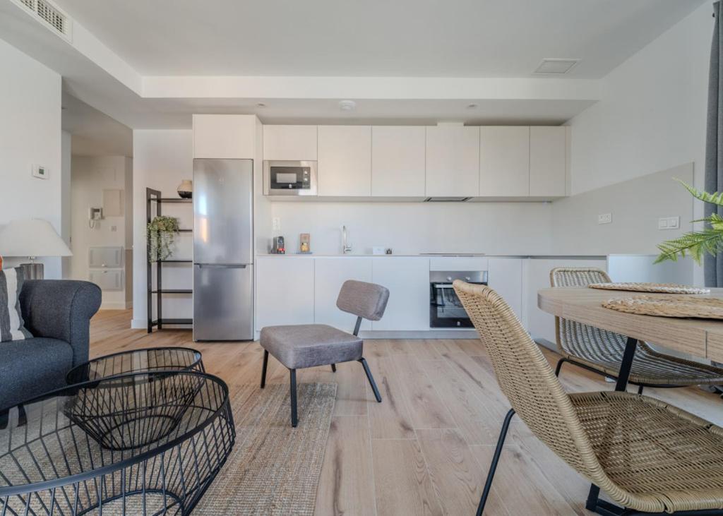 Exclusive with terrace -2 Bdrs 2 Baths -Castellana - 3