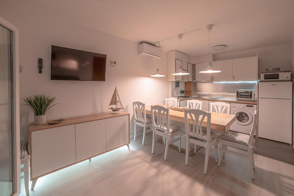 Beautiful Apartment - 4