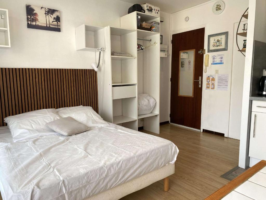 Studio de charme avec parking privatif, climatisation, Wi-Fi et loggia fermée à Balaruc-les-Bains - FR-1-553-96 - 4