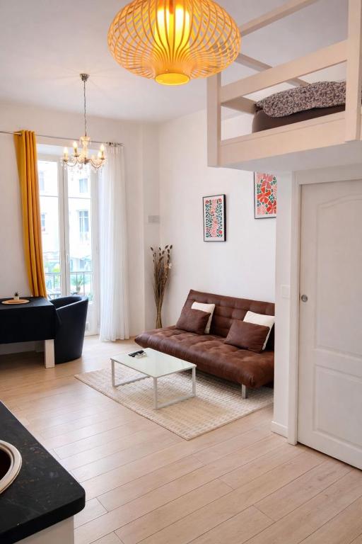 Appartement central avec balcon - 1