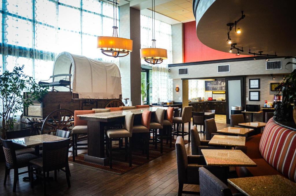 ハンプトン イン ＆ スイーツ フラッグスタッフ ウエスト／エヌエーユー (Hampton Inn & Suites Flagstaff-West/NAU) お料理のイメージ