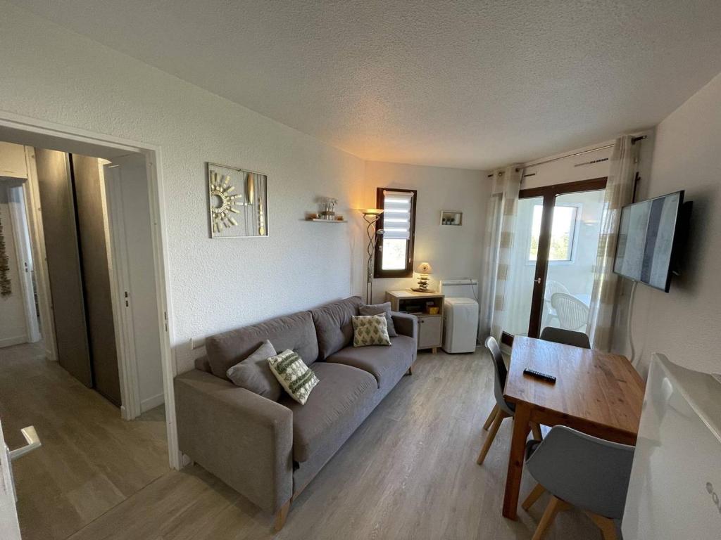 Saint-Cyprien: T2 cabine rénové 6 pers, piscine, parking, à 100m de la plage - FR-1-106-80 - 2