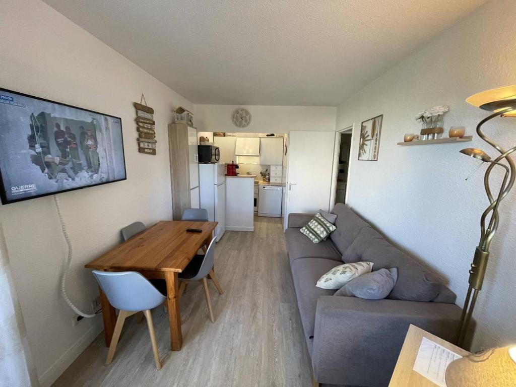 Saint-Cyprien: T2 cabine rénové 6 pers, piscine, parking, à 100m de la plage - FR-1-106-80 - 4