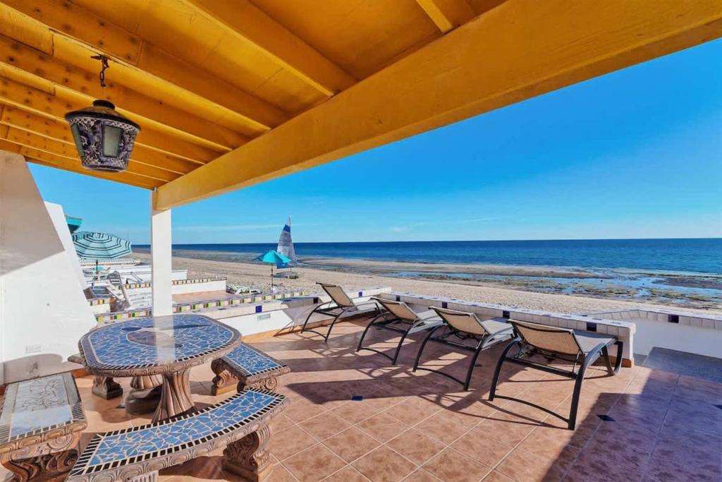 Beautiful Beachfront Condo Olas I 16 - 1
