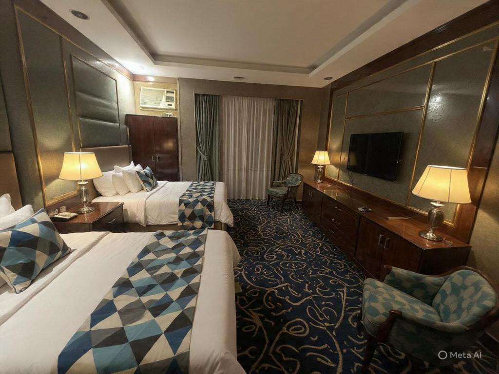 Shared lounge/TV area