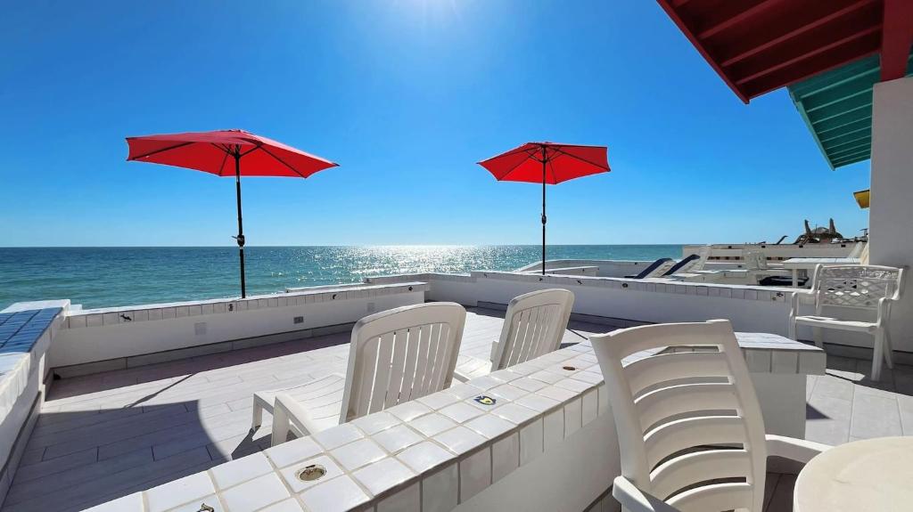 Charming & Cozy Beachfront Condo Las Olas I 19 - 3