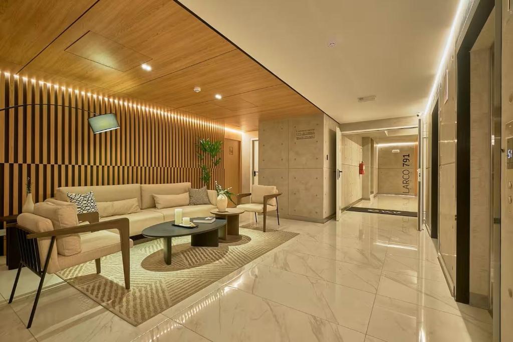 Modern 2BR in Miraflores, Pool, Walk to Larcomar - 3