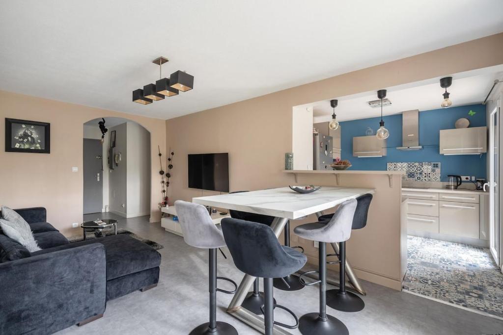 Appartement Cosy - RDJ- 2 Chambres - Parking Privée - 3