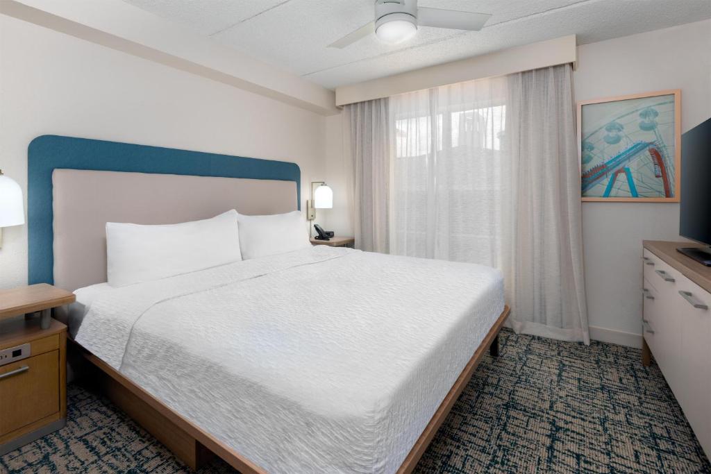 Homewood Suites by Hilton Orlando-Nearest to Universal Studios — Hotel rooms in Orlando, Florida