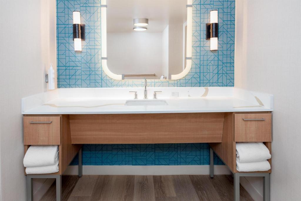 Homewood Suites by Hilton Orlando-Nearest to Universal Studios — Hotel rooms in Orlando, Florida