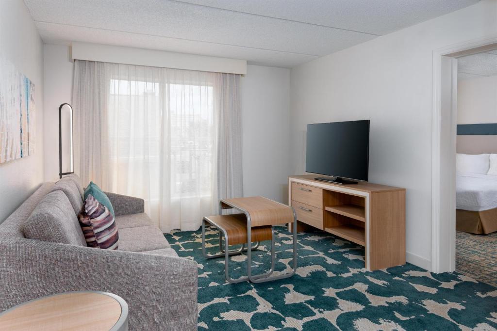 Homewood Suites by Hilton Orlando-Nearest to Universal Studios — Hotel rooms in Orlando, Florida