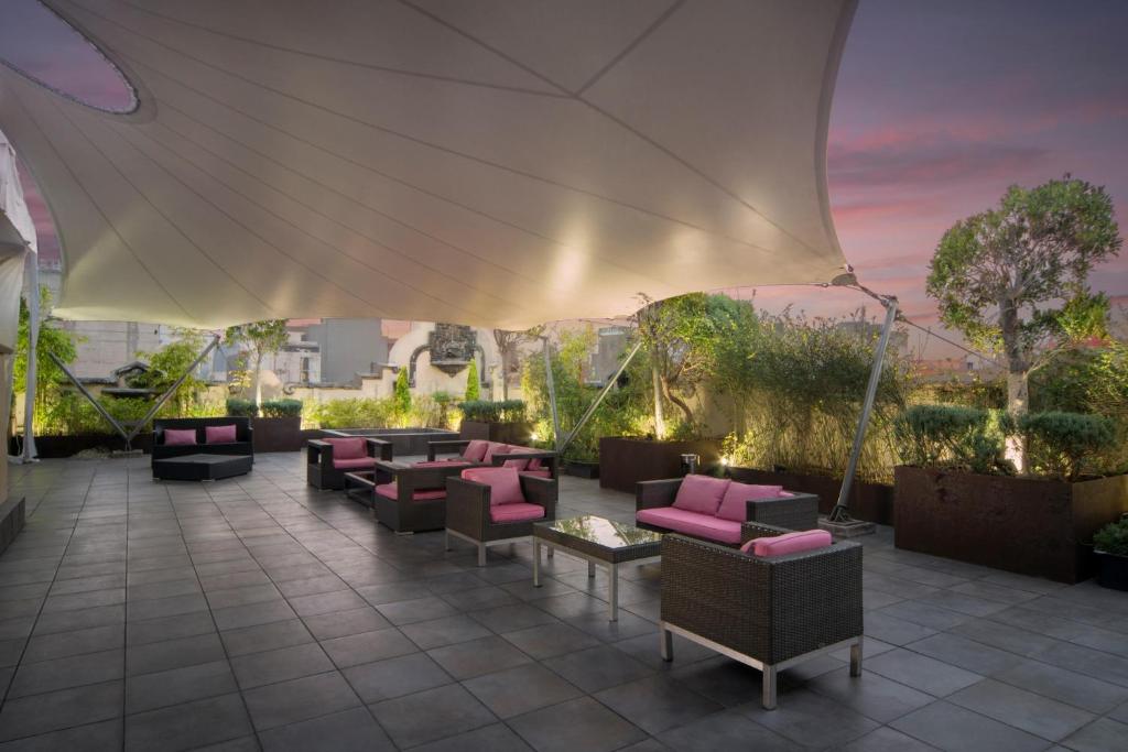 Hampton Inn & Suites Mexico City - Centro Historico - 2