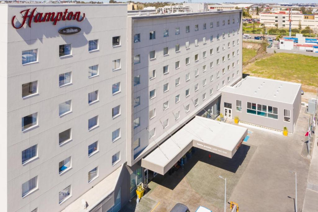 Hampton Inn By Hilton Tijuana - 2