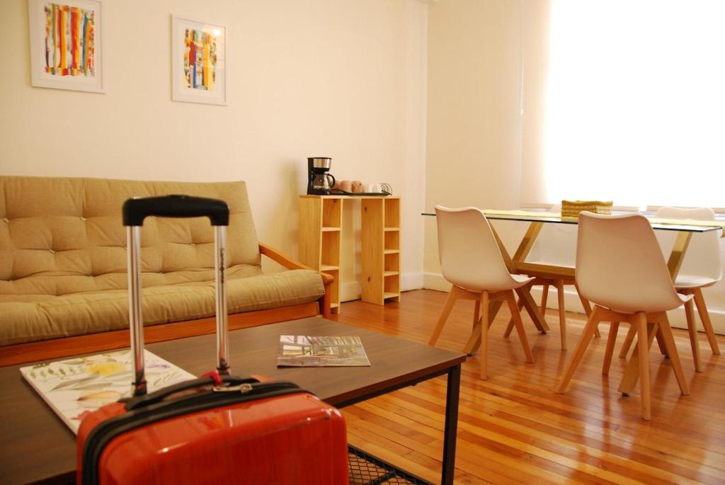 Acogedor departamento remodelado en pleno Centro Civico de Santiago - 1