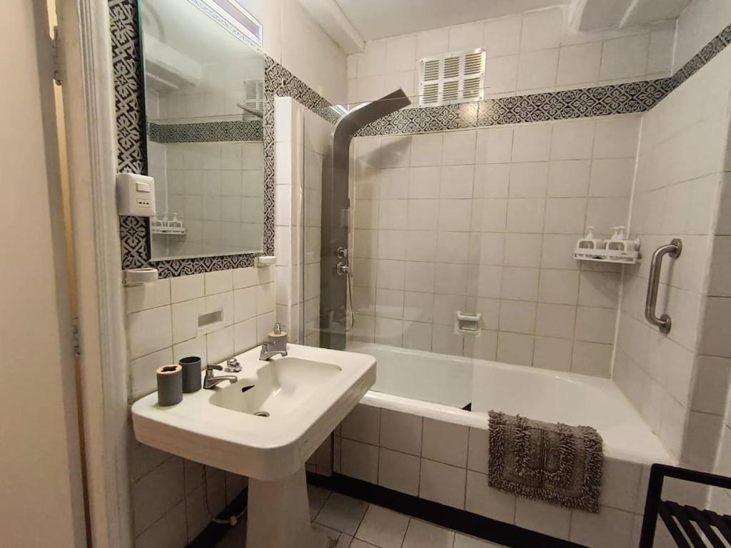 Acogedor departamento remodelado en pleno Centro Civico de Santiago - 2