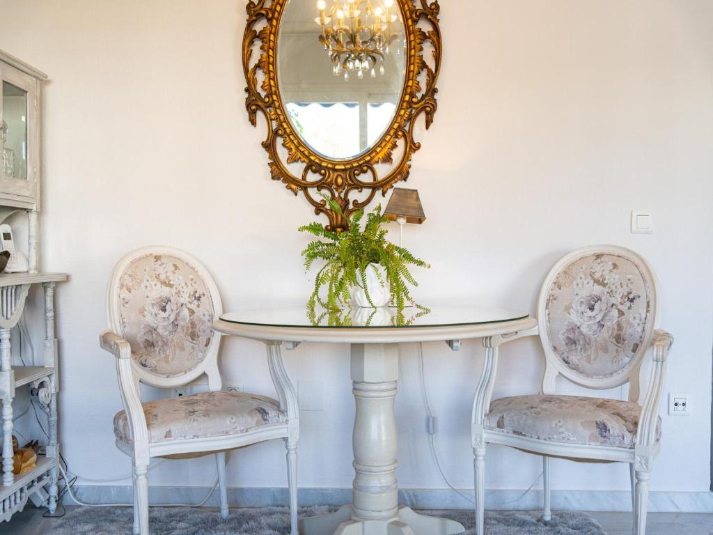 Beach Getaway in San Pedro for 4 - 3