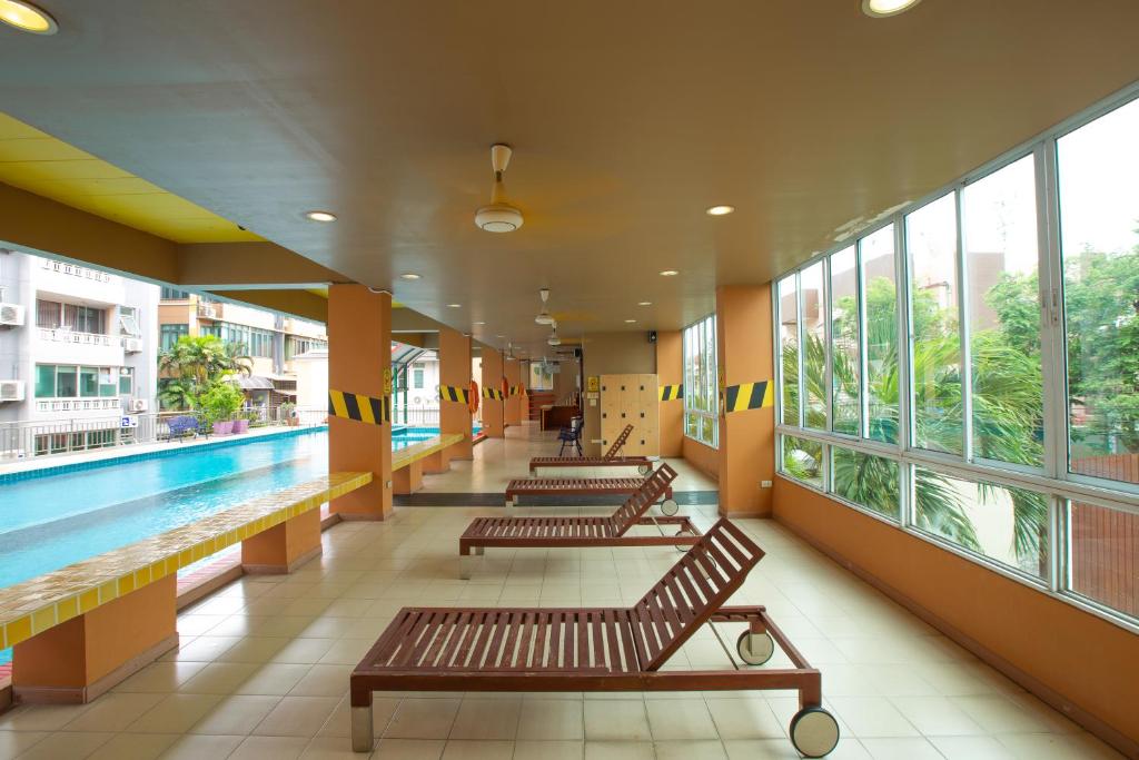 米斯泰尔普莱斯酒店 (MeStyle Place Hotel)
