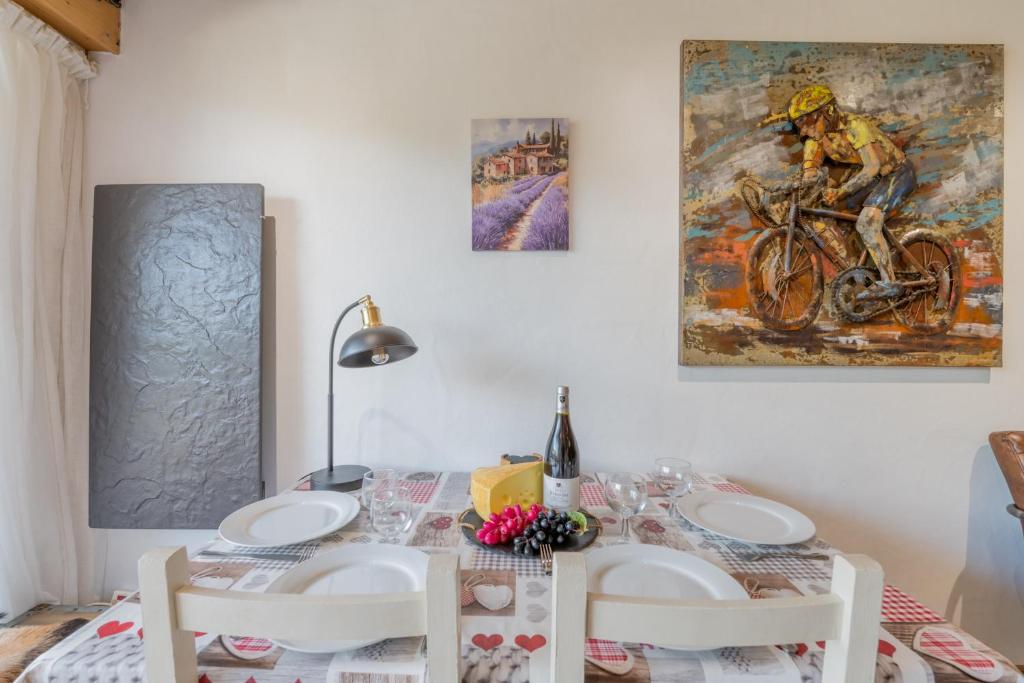 Clos Du Savoy - South Facing Balcony - Happy Rentals - 4