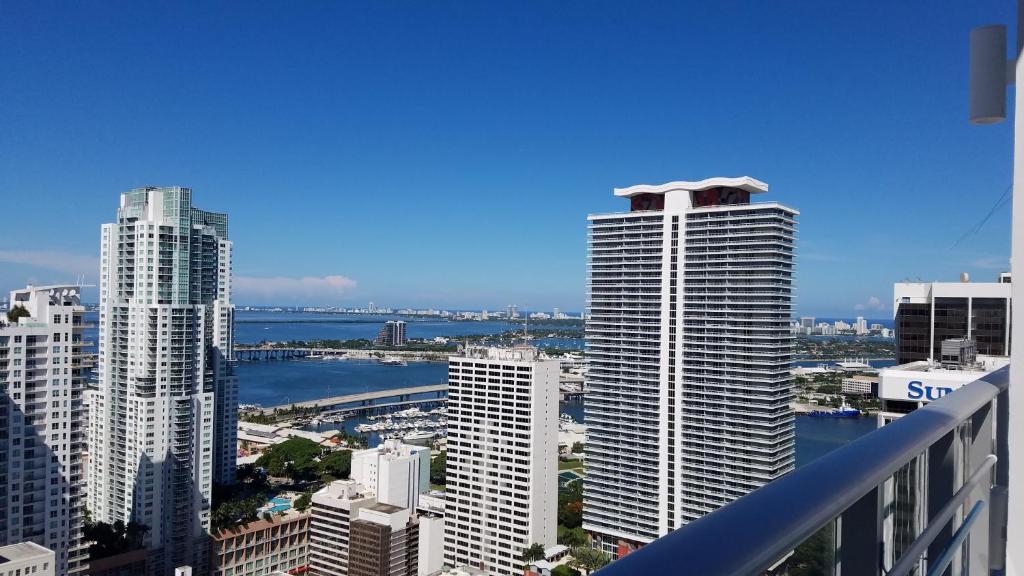 Downtown Miami Deluxe Apartment