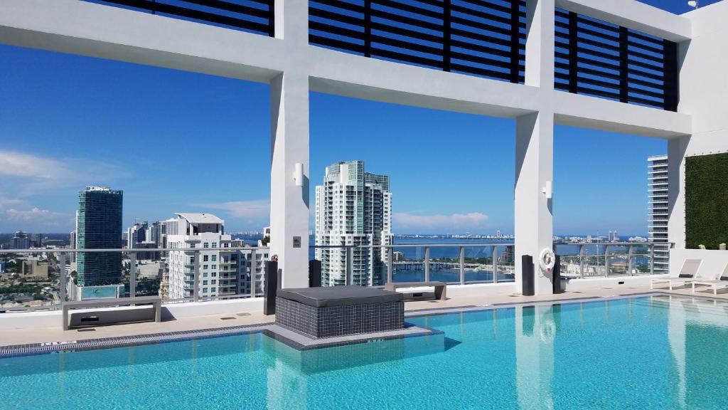 Downtown Miami Deluxe Apartment