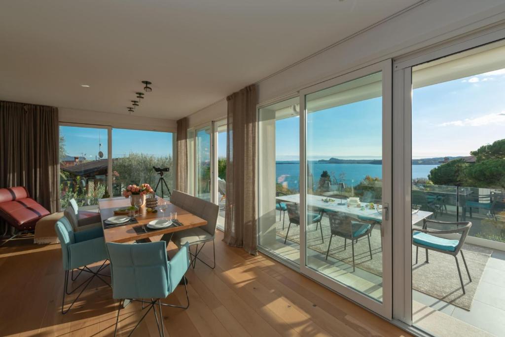 Villa Panorama with wonderful lake view and service car - 2