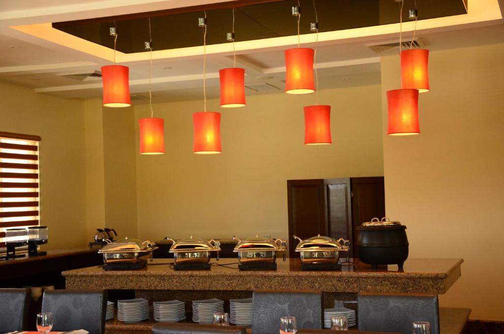 อาหารและเครื่องดื่ม