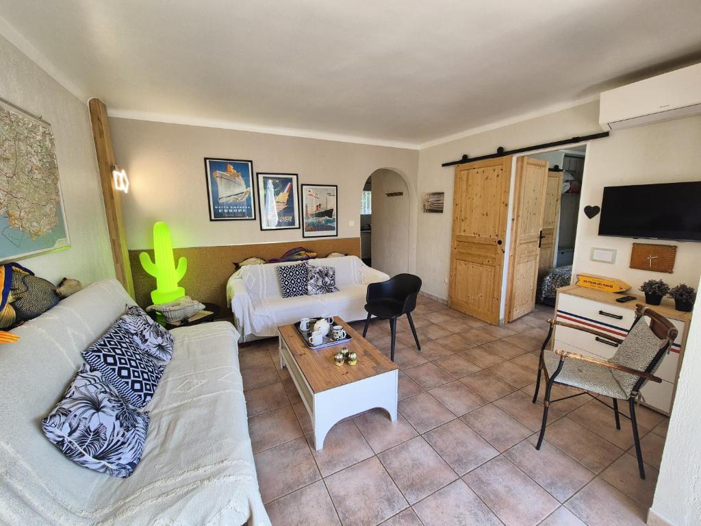 Bel appartement avec jardin à seulement 50 m de la plage et de Sanary, climatisé, 6 couchages - 5