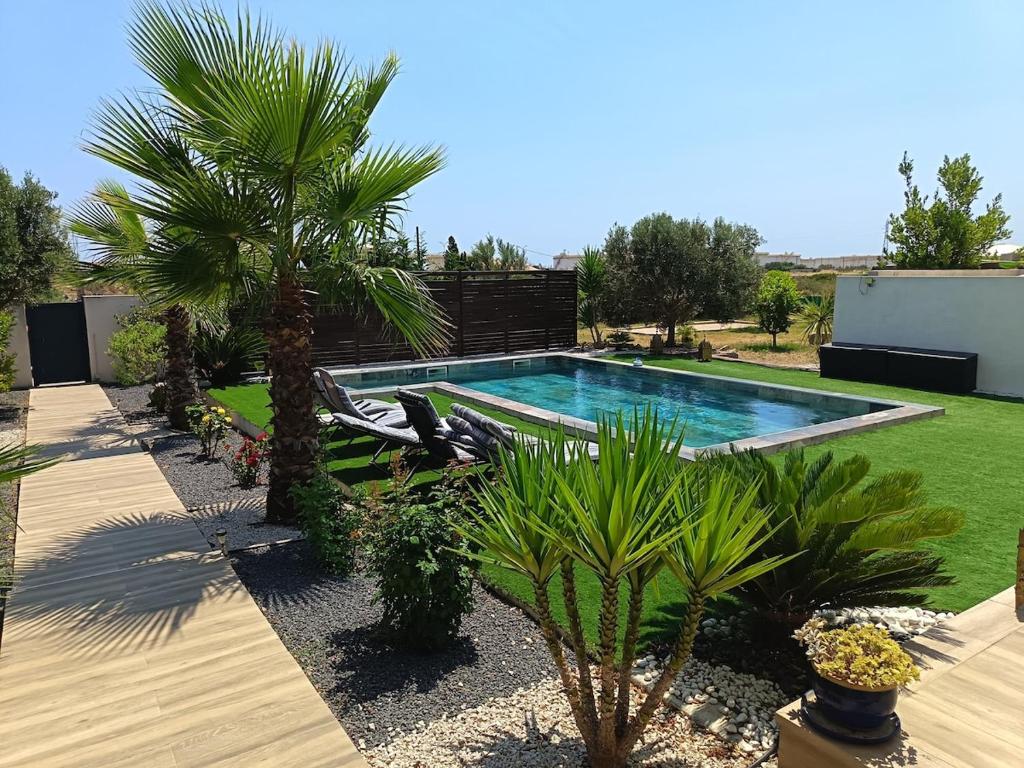 Villa moderne avec piscine privée près de la mer - 1