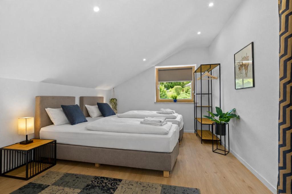 ALPENglück - Stylisches Dachgeschoss-Apartment mit Bergblick, großer Balkon & 3 Schlafzimmern - 3