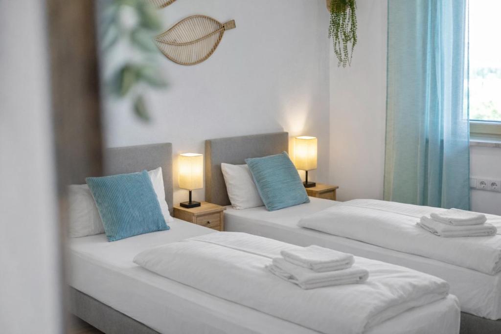 ALPENglück - Stylisches Dachgeschoss-Apartment mit Bergblick, großer Balkon & 3 Schlafzimmern - 4