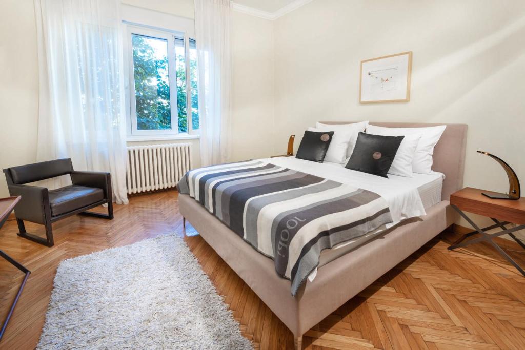 City Center 3BR Apartment - 4