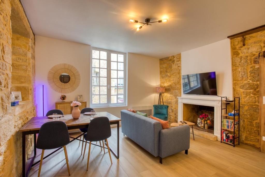 Duplex 2 chambres, hypercentre, charme, "Rempart" - 1