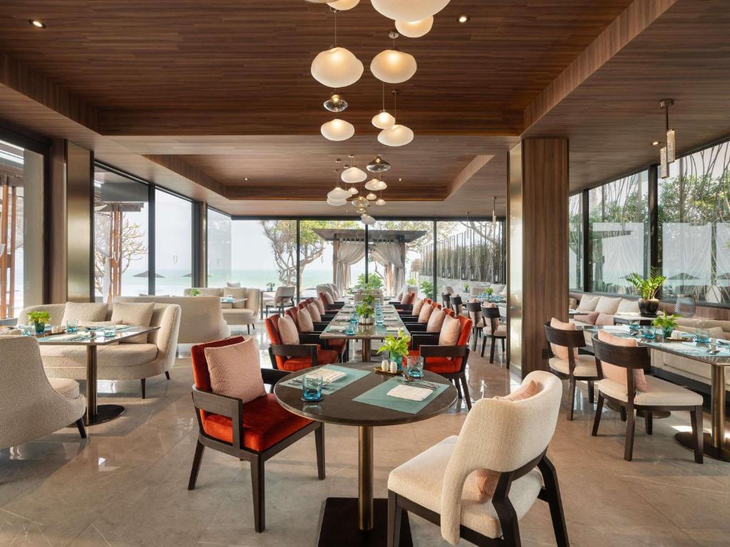 V ヴィラズ ホアヒン エムギャラリー コレクション (V Villas Hua Hin - MGallery Collection) レストラン