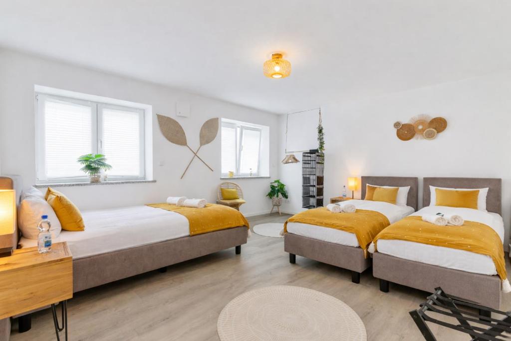 SONNENglück - Großes Apartment für 8 im Zentrum mit flexiblen Betten, Balkon & Parkplatz - 4