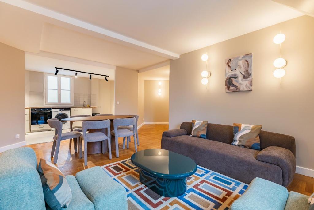 Grand appartement design sous les toits, Paris 16e - 1