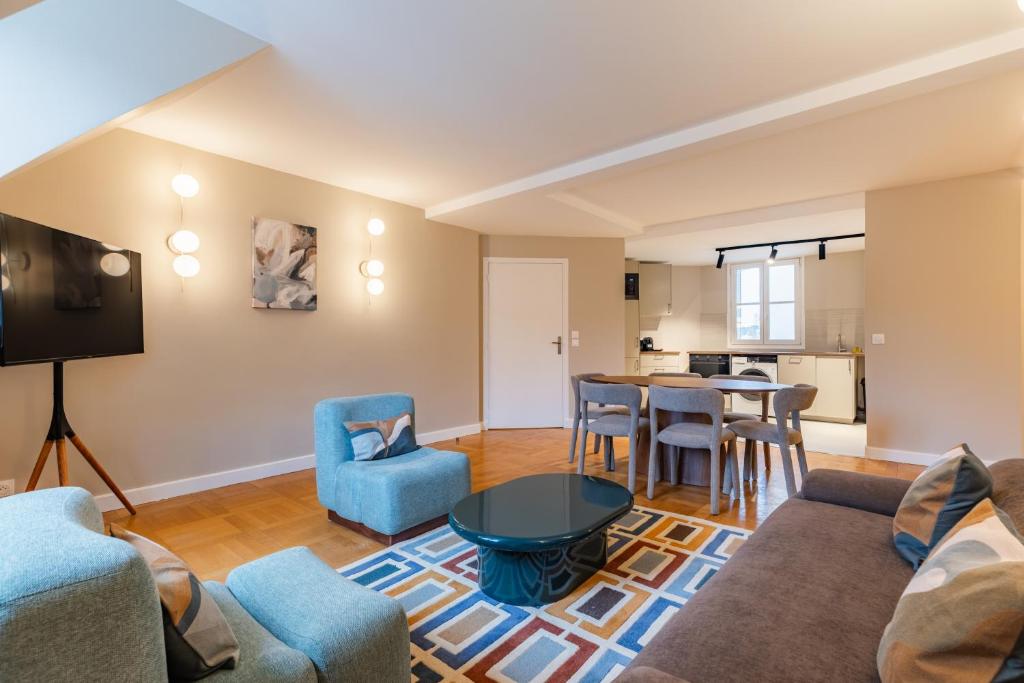 Grand appartement design sous les toits, Paris 16e - 2