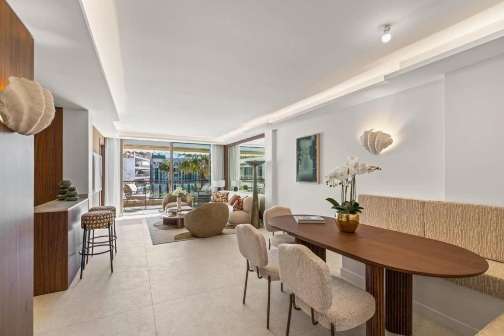 REF 2029 Sea view apartment for rent Cannes Croisette - 1