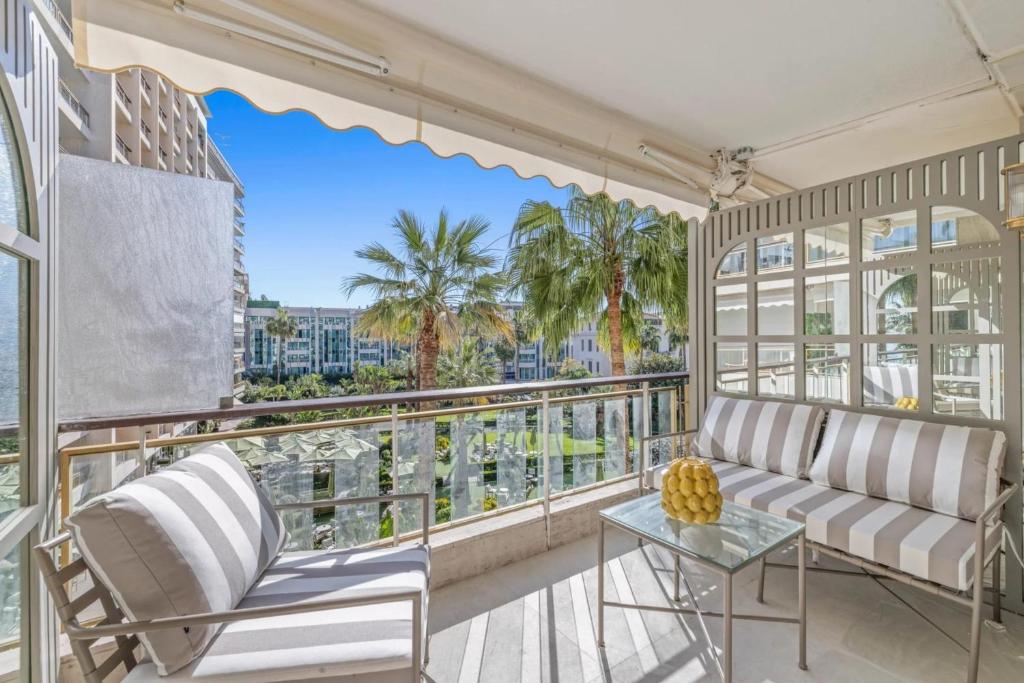 REF 2029 Sea view apartment for rent Cannes Croisette - 3
