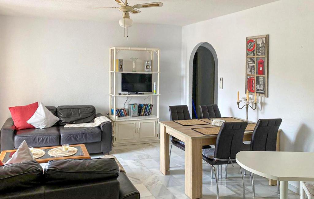 2 Bedroom Lovely Apartment In Estepona - 5