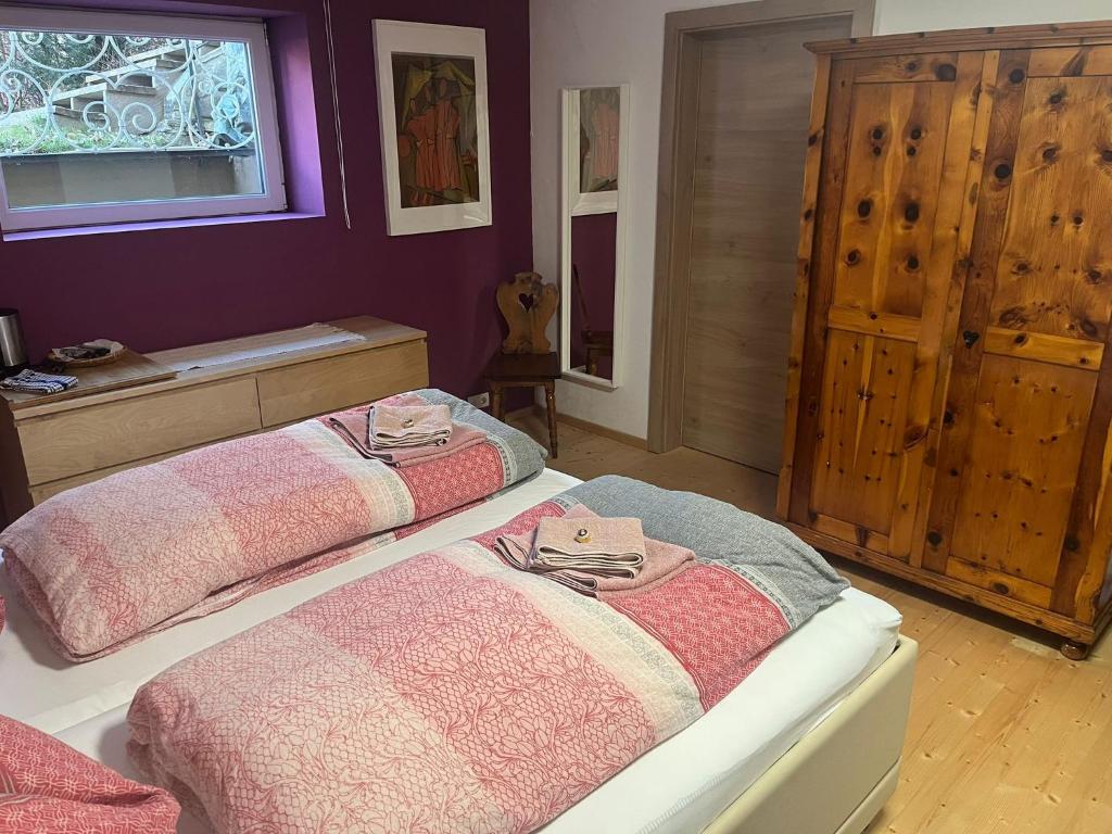 Smart Stay - Privates Zimmer & Bad im Untergeschoss - Kingsize Komfort fuer Zwei - 4