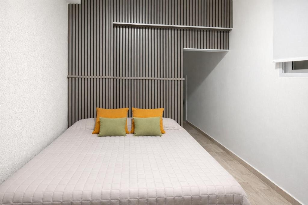 Departamento moderno, equipado full en vicente López ,ubicacion inmejorable a 100 metros del tren - 2