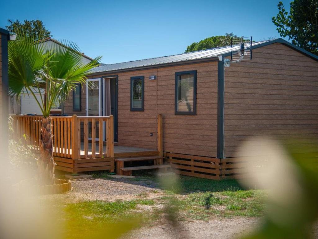 Mobile-home avec terrasse pour 4, cuisine équipée - API-1-52-1085 - 1