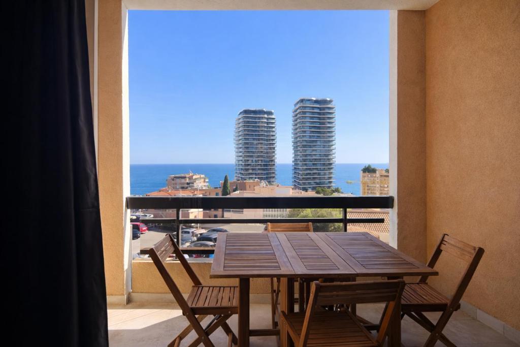 T2 balcony with barbecue, Tennis MC - 2